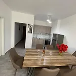 Luxury Sea View 아파트 Sarandë