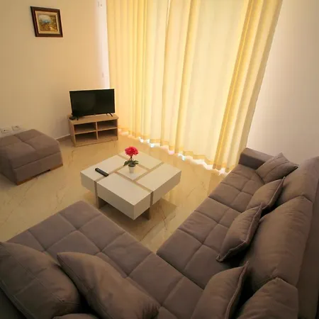 Luxury Sea View Apartment *