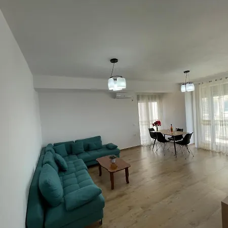 Luxury Sea View Apartment *